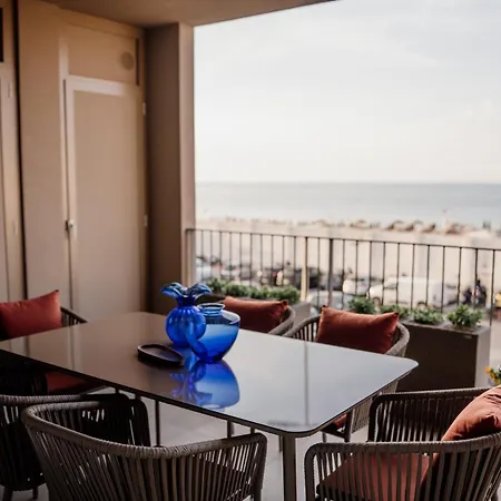 Tell Him Seafront Apartment *